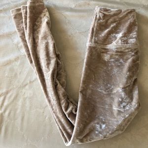 Beyond Yoga crushed velvet leggings